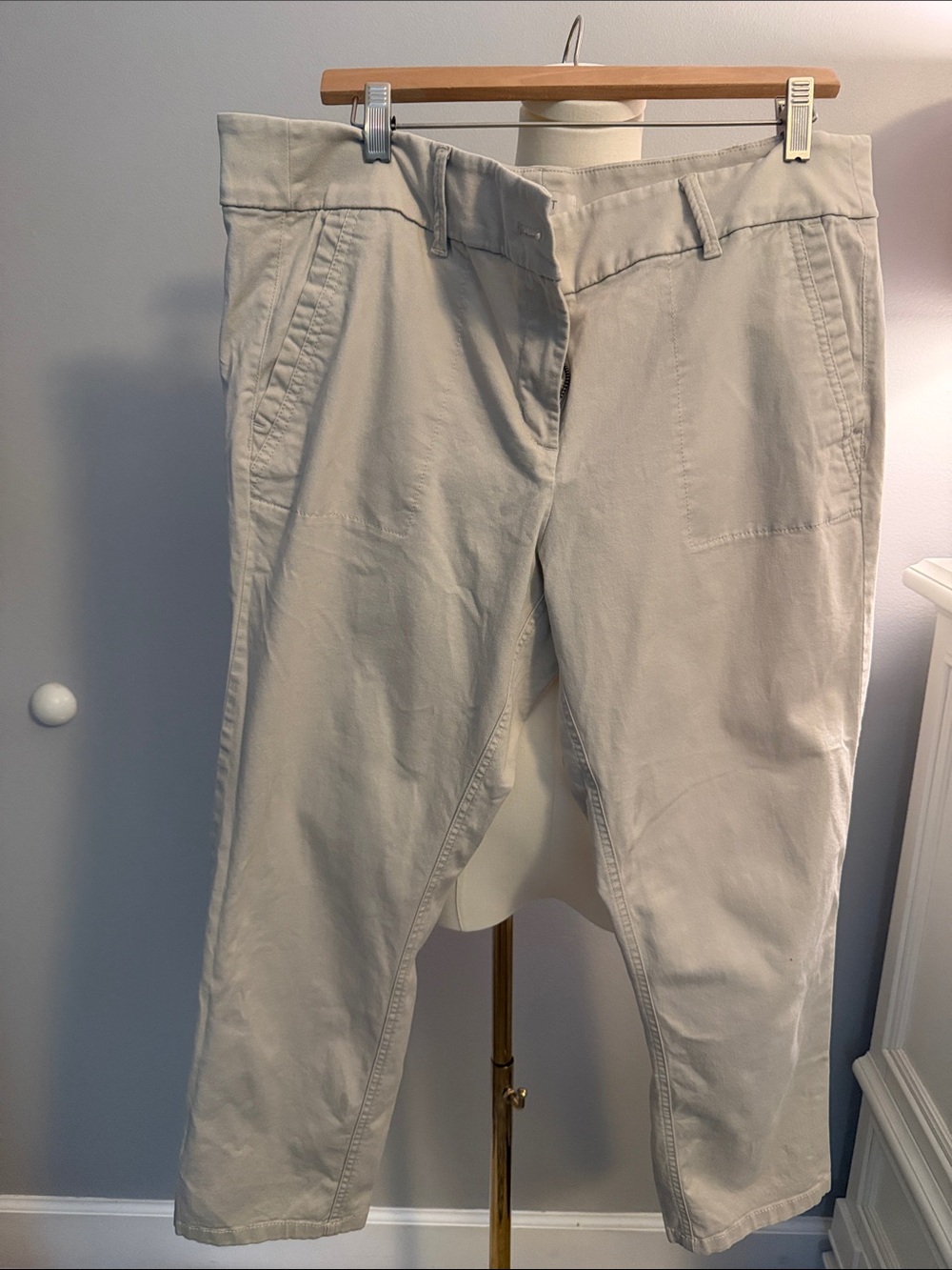 LOFT Women's Cropped Capris in Light Khaki